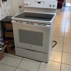 Ge Oven Excellent Condition.