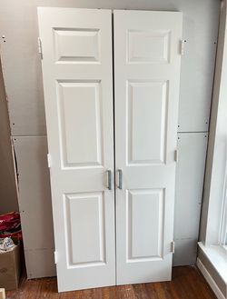 36in x 80in Closet Doors, 2 Panels White