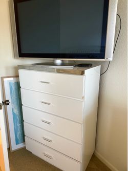 Chest of drawers
