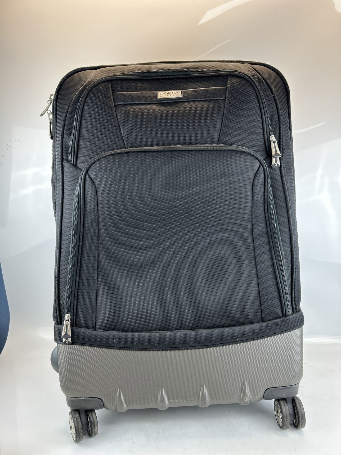 Ricardo Beverly Hills Elite 360 Spinner Wheels Lightweight Luggage