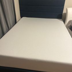 Queen Size Wooden Bed Frame & 10” Memory Foam Mattress – Gently Used