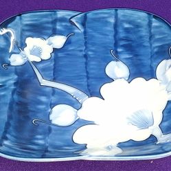 Vintage FF Japanese Folkart Ceramic Dish Square Blue Orchid Flower 6.75” Square
Japanese porcelain trinket dish featuring a blue and white sometsuke f