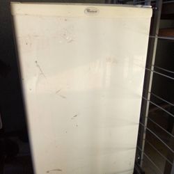 Mini Fridge 