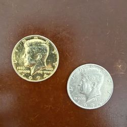 ULTRA RARE 1974 KENNEDY HALF DOLLAR  LOT: (2). “NO MINT MARKS!!! (1)-24k GOLD PLATED. COIN. (STAMPED ON FRONT-1960—1985). (1)-SILVER COIN. 👇👇
