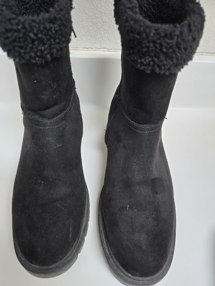 Weather Resistant Women Boots, Size 7.5m, $12