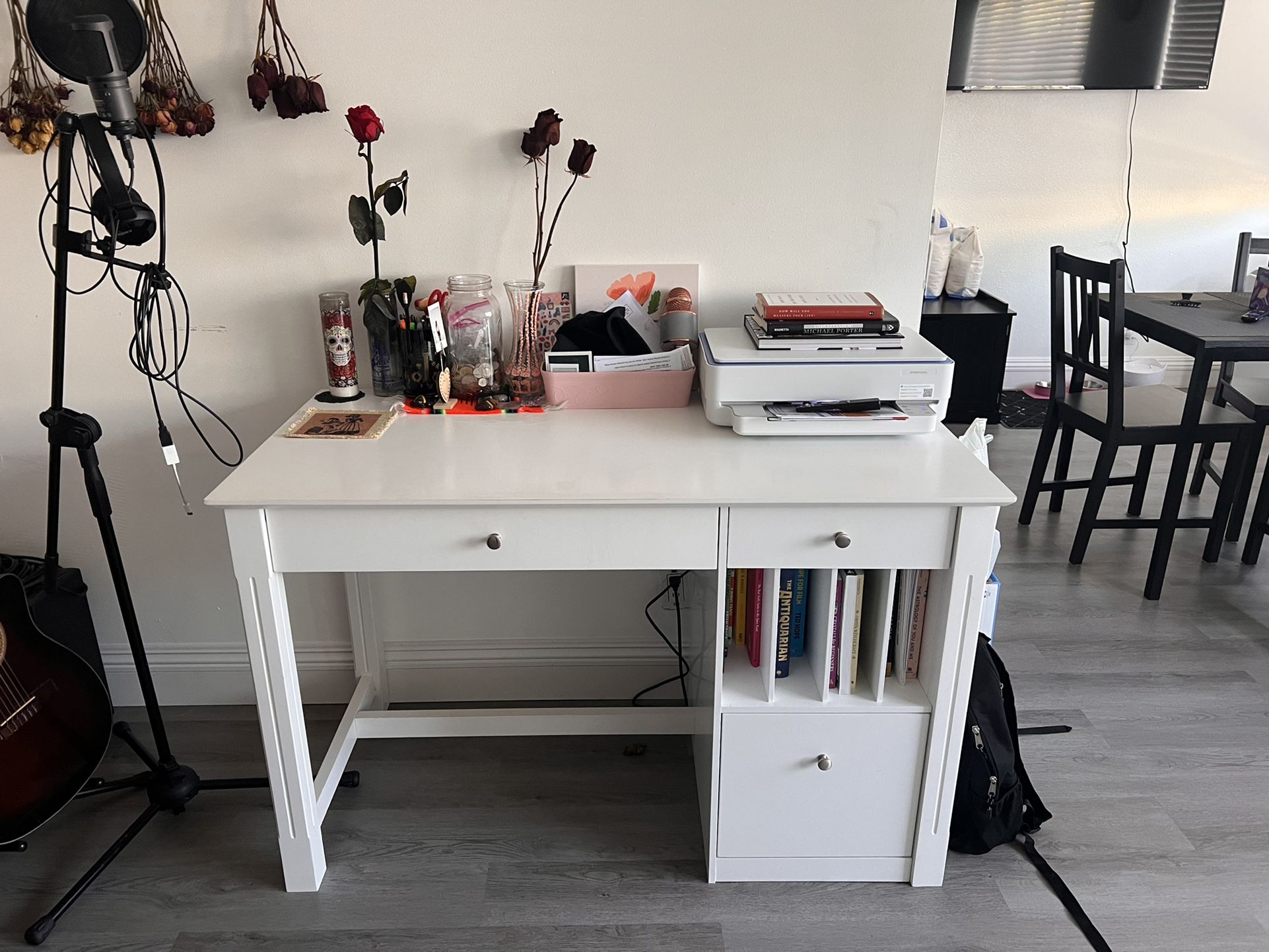 Large White Desk With Drawers And Book Storage 