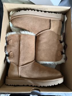 Uggs - Size 5 Women’s