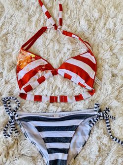 Stylish like new swimsuits on sale - size Medium