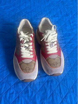 Authentic Coach size 7 1/2