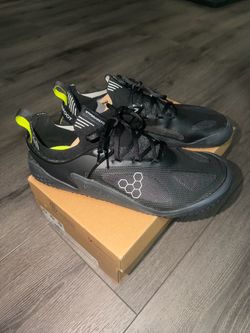 Vivobarefoot Motus Strength Black Size 11 Brand New