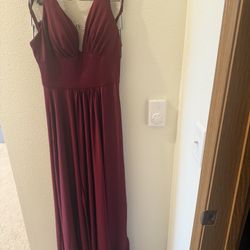 $20| Burgundy Bridal Or Prom Dress With Slit