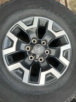 Toyota Tacoma 2016-2023 TRD Off road oem 16” wheels