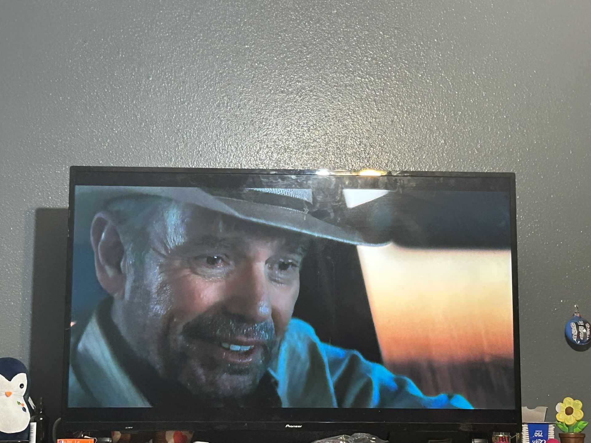 55” Pioneer Tv