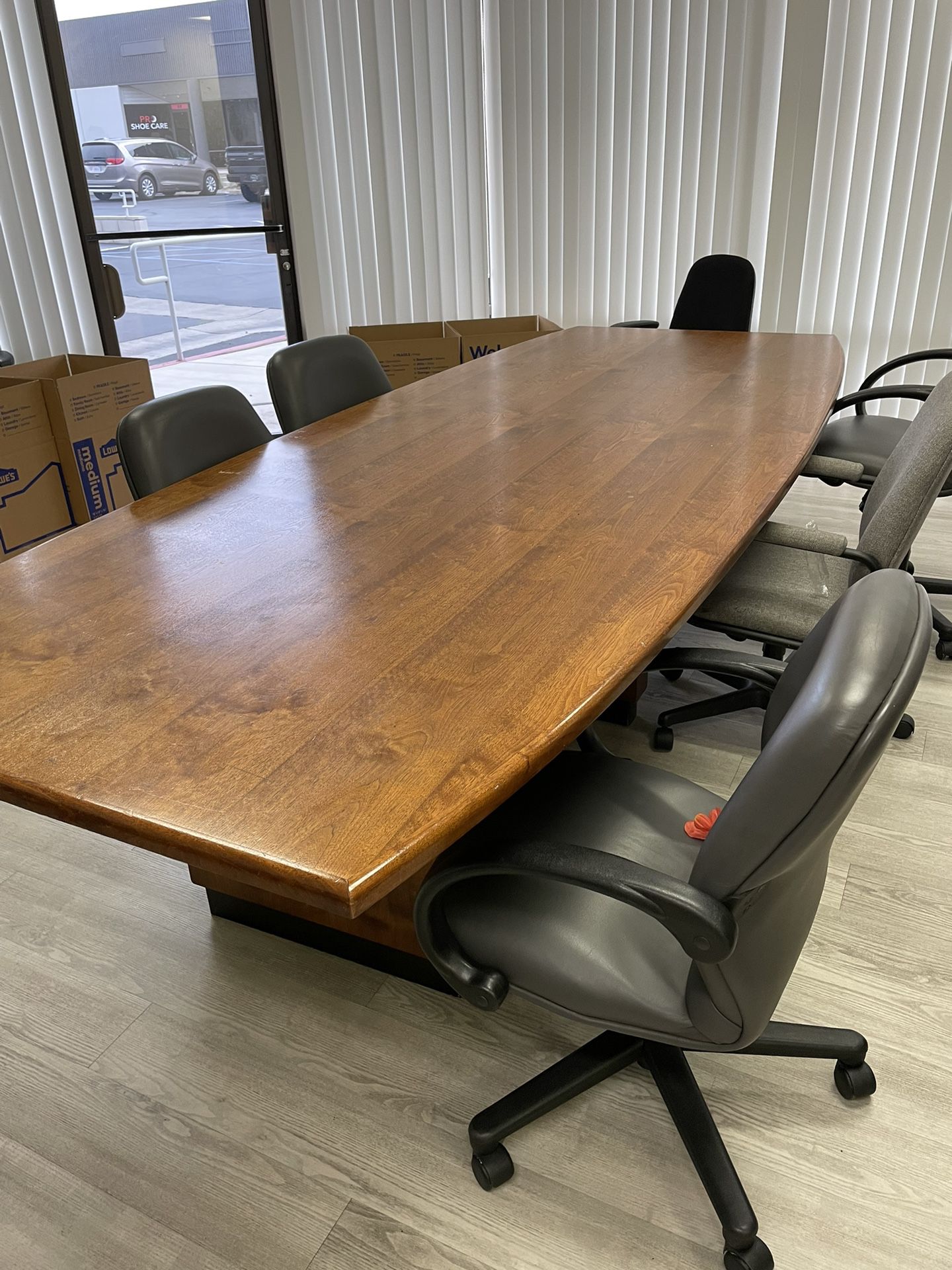 Office Closing. Office Furnitures $1