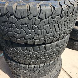 Used Set Of Bfg All Terrain 285 70 17