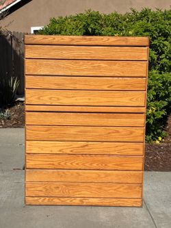 Solid Oak Wood 5 Drawer Dresser Chest of Drawers Furniture Good Condition