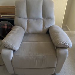 Recliner Chair Excellent Condition 