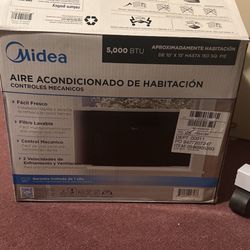 Midea 5000BTU Air Conditioner Black