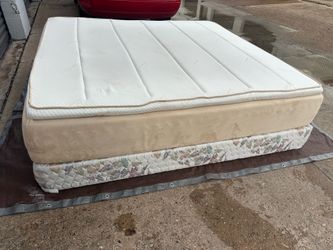 King mattress Tempurpedic