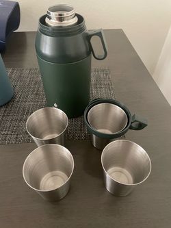 Green Insulated Thermos with 4 Stainless Steel Cups