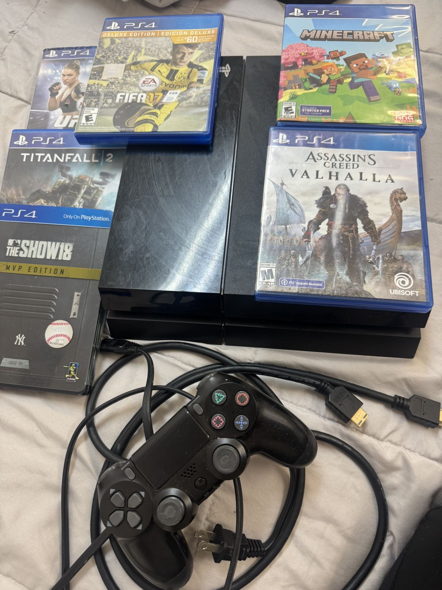 PS4 With All Pictured