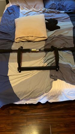 Doorframe Pull-Up Bar
