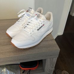Reebok Size 9.5 in excellent condition