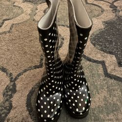 Women’s Rain Boots. 