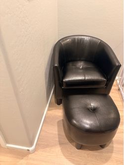 Leather Barrel Chair with Ottoman