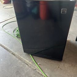 Mini Fridge 