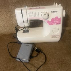 Sawing Machine Like New 