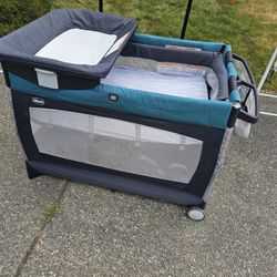 Chicco Pack N Play With Bassinet 
