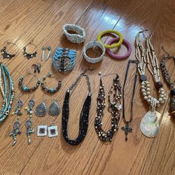 20 pieces random jewelry Lot