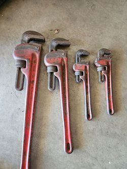 Rigid pipe wrenches