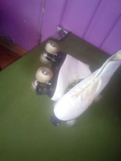 Roller skates size 9/8