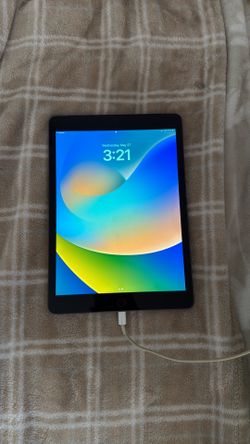iPad 9th Gen Wi-Fi & Cellular