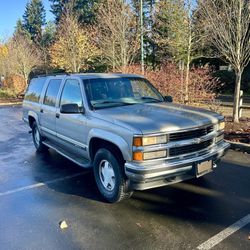 1999 Chevy Chevrolet Suburban LS 4WD 