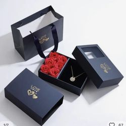 6 Rose Box Magnetic Folding Heart Four-leaf Clover Pendant Necklace for Women Girlfriend Aesthetic Anniversary Valentines Gifts