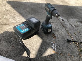 MAKITA Cordless Hammer Drill Kit: 18V, Compact, 1/2 in Chuck, 1/2 in Concrete Capacity, 2, 40 ft-lb