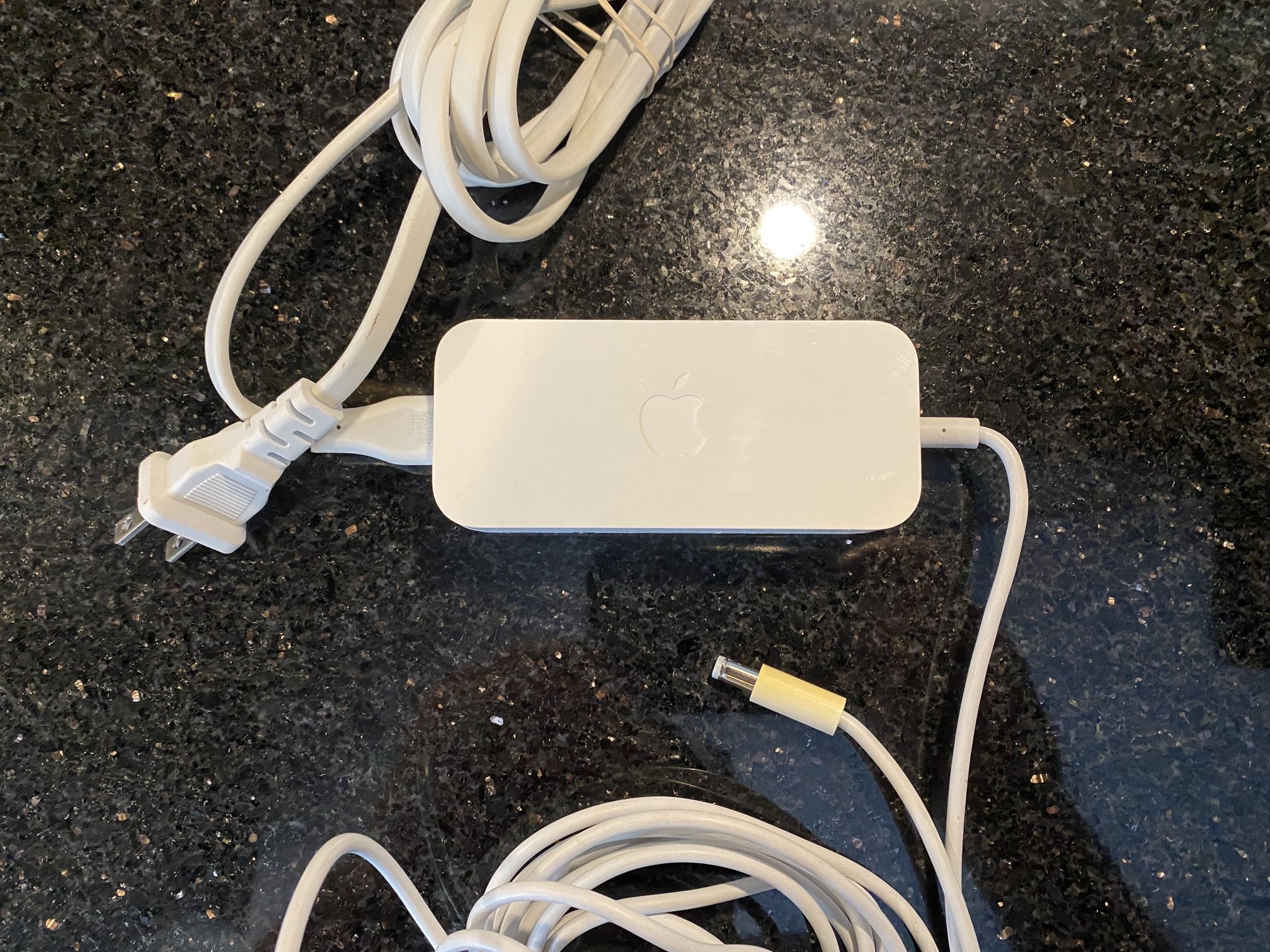 Apple AC Adapter Power Supply & Cord A1202 12V 1.8A For AirPort Extreme