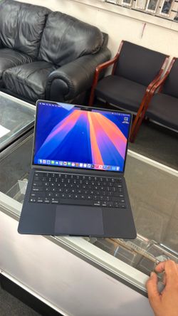 MacBook Air (13 inch ) M4 2025 16GB Ram