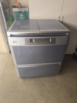 Dimchae kimchi refrigerator