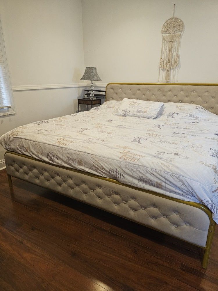 California King Bed And Mattress 6 Month Old