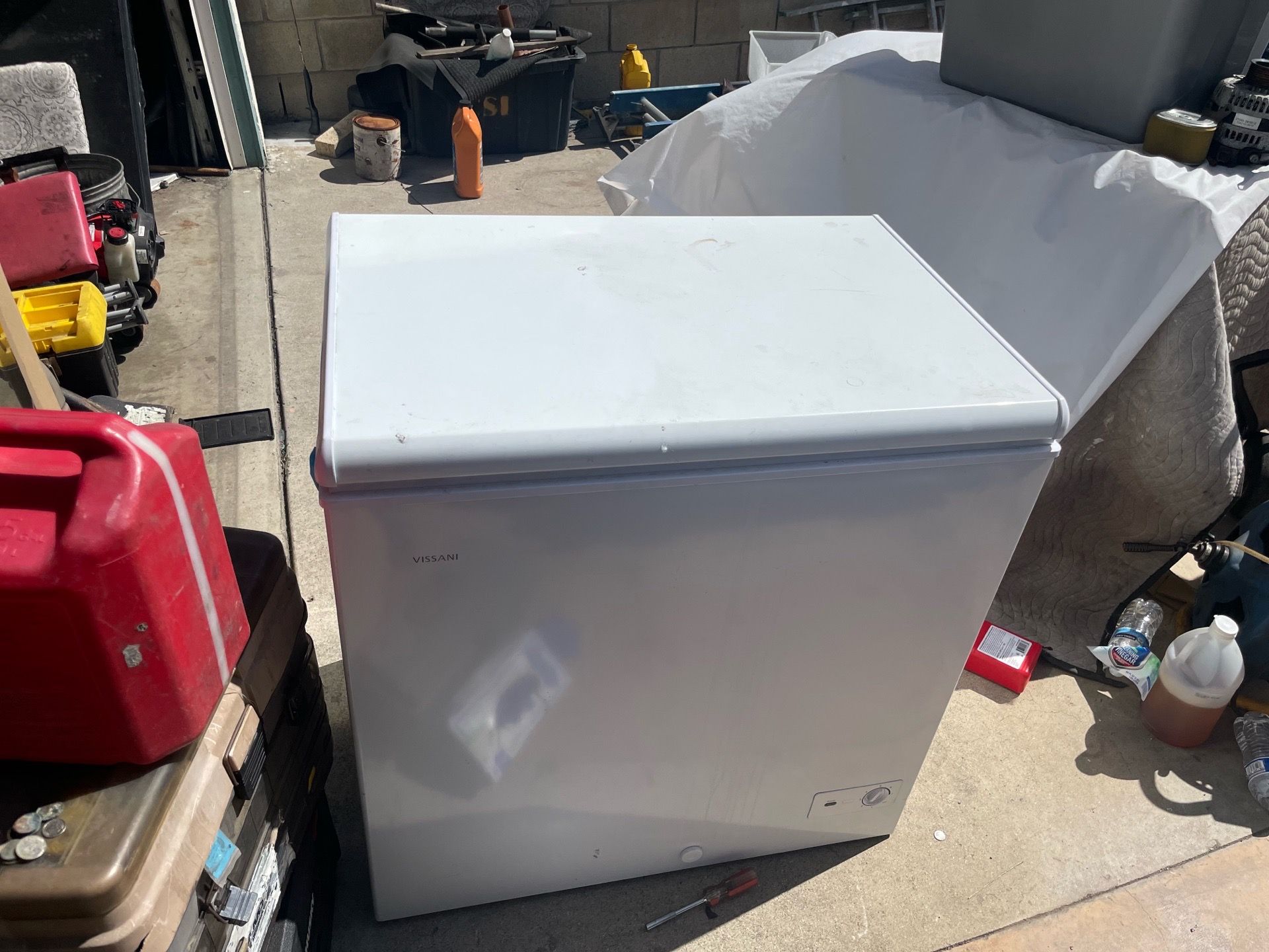 Vissani 7.0 Cu. ft. Manual Defrost Chest Freezer