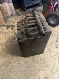 Military fuel cans