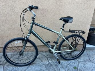 trek mountain bike 21” frame aluminum 26” tires 21 speed asking $165