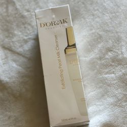 D'OR24K Exfoliating Pearl Milk Cleanser