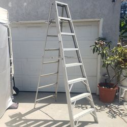 Aluminum Ladder  - 8 Foot