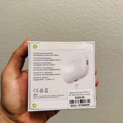 Apple AirPods Pro 2nd Generation – With MagSafe Charging Case (USB-C)