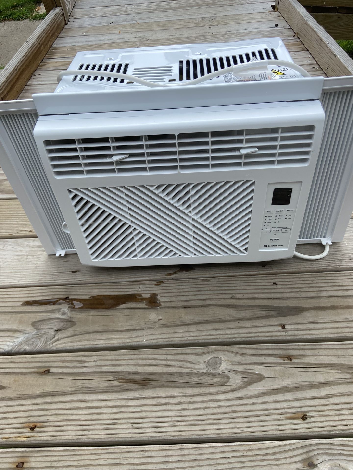 Comfort Zone 6,000 BTU BASICALLY NEW AIR CONDITIONER
